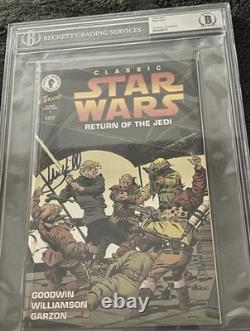 Mark Hamill (Luke Skywalker) Autographed Star Wars comic