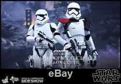 Star Wars Force Awakens Stormtrooper Officer 1/6 Scale Figure Set Hot Toys