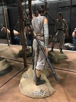 Star Wars Ep VII Rey Premium Format Statue Sideshow Limited New